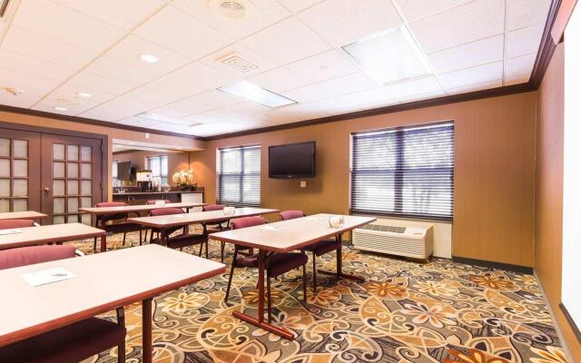 Hampton Inn & Suites Chicago/Hoffman Estates