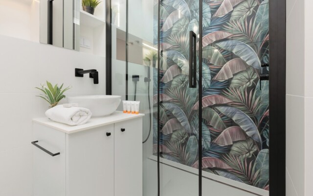 Art Deco Apartment Warsaw by Renters