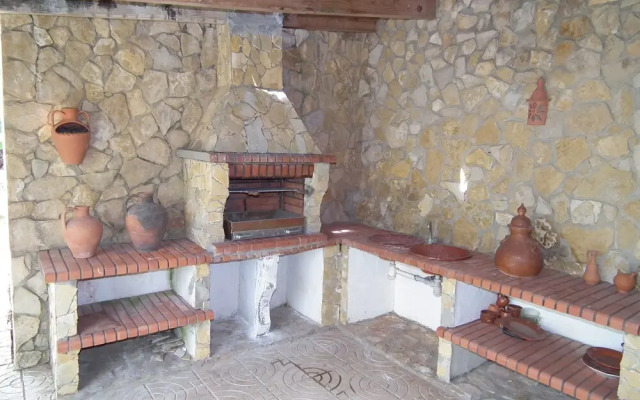 80s RetroStyle Villa