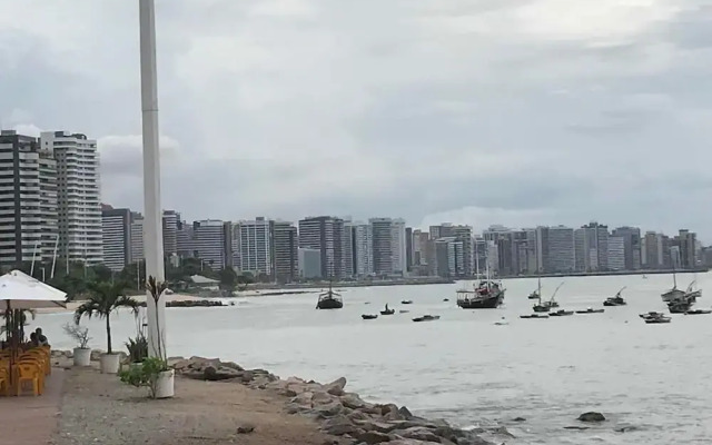 Flats Iate Plaza