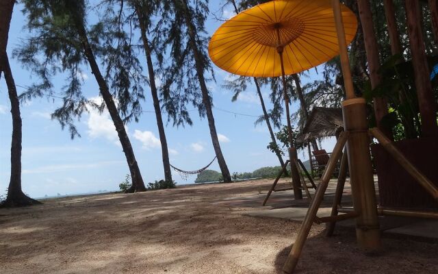 Sand Beach Bungalow