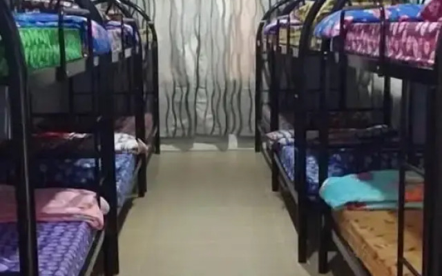 S Family Hostel