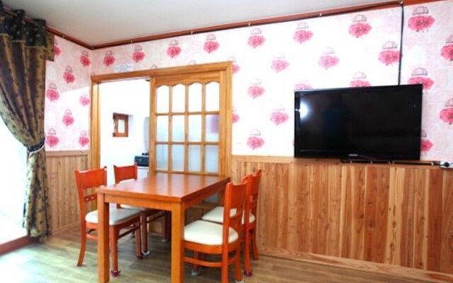 Muju Imperial Family Pensiion