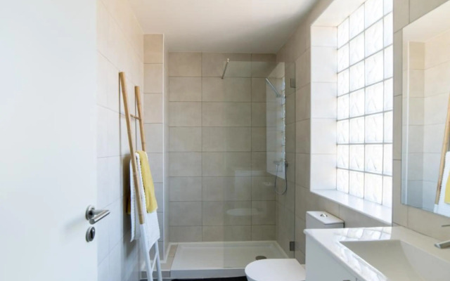 Monsanto Hill House - NO. 565 1D