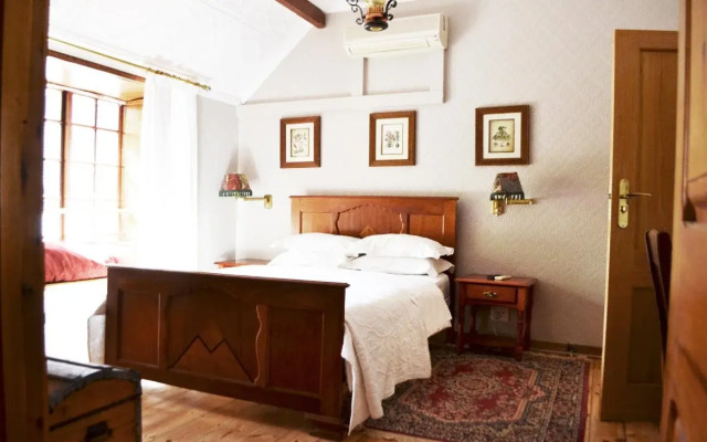 Hobbit Boutique Hotel