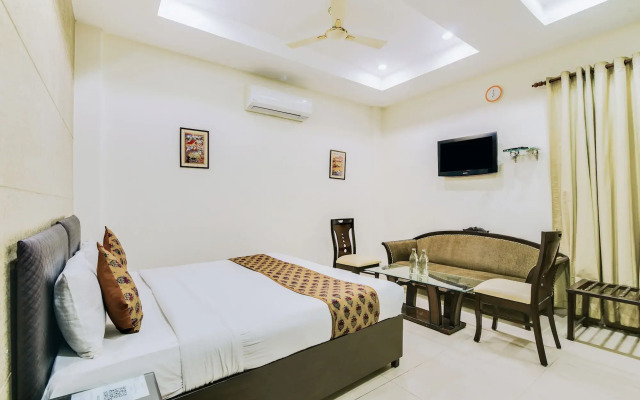 Cosy Grand @Chanakyapuri by The Cosy Hotels.