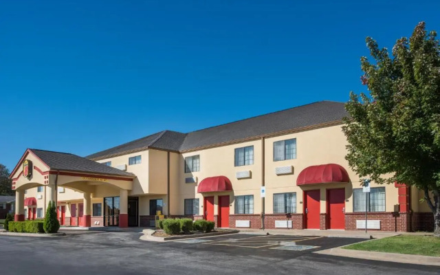 Super 8 Claremore OK