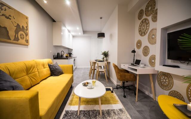 oompH Warsaw Central Luxurious Apartment