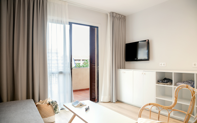 Coral Compostela Beach Hotel