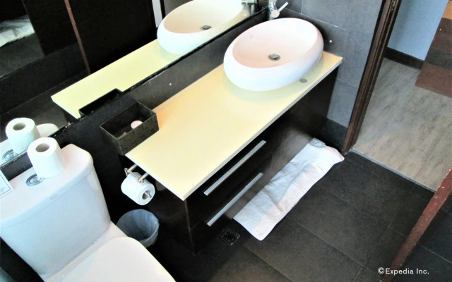 Upperhouse Hotel Formerly Pacifico Boutique by Hiverooms