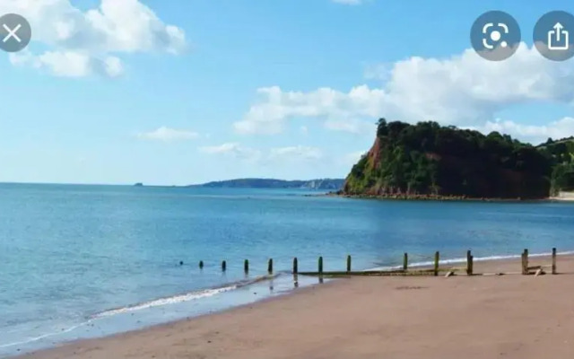 Teign Townhouse within reach of the beach
