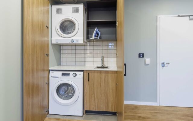 Best Western Plus North Lakes Hotel