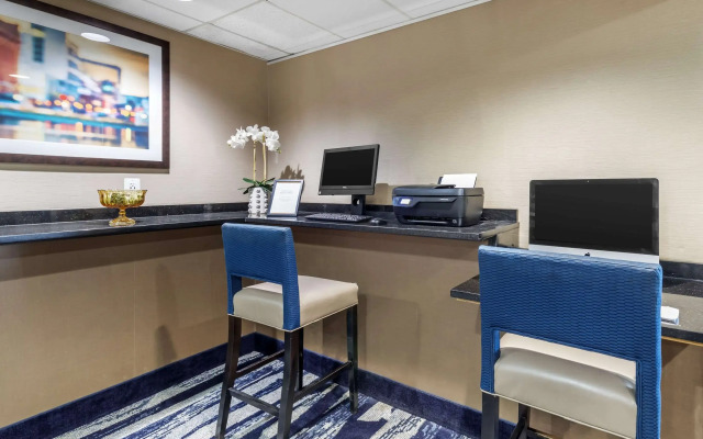 Comfort Inn & Suites Aberdeen near APG