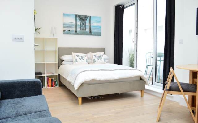 Beautiful Brand New 2 Bed Studio in Hammersmith