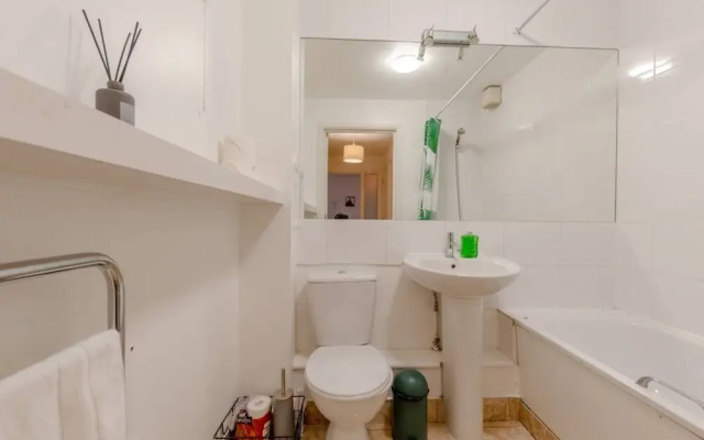 Spacious 1 Bed Apartment Near Shoreditch Park