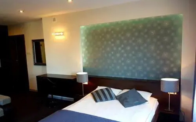 Azymut Hotel & Restaurant