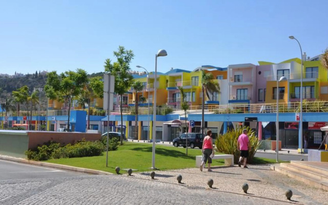 Cheerfulway Oura Village Garden Apartamentos
