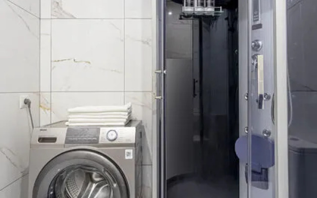 Влад апартаментс  на ул. Махалина д. 10