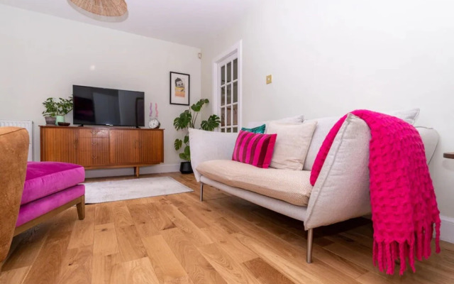 Eclectic 1 Bedroom Apartment in Edinburgh, New Town