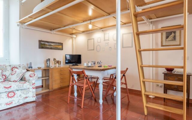 The Quietest Corner of Trastevere, AC & Elevator