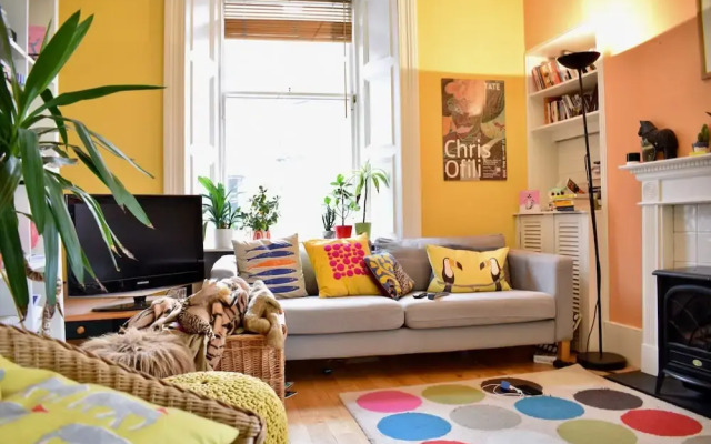 Spacious 2 Bedrooms Apartment by Royal Mile
