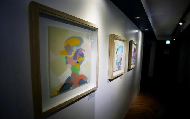 KOTEL YAJA sadang art gallery