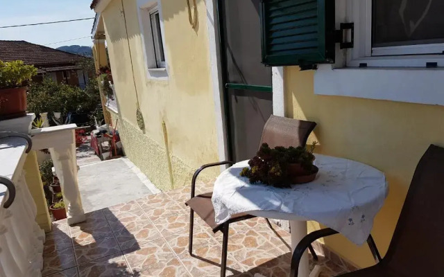 Dimitris House Petriti