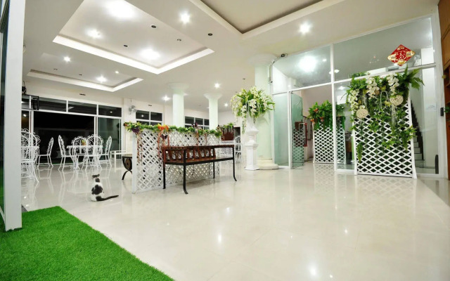 OYO 792 Omsaga Phuket Hotel