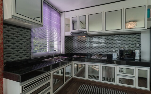 GoldStone Residency Patong , Phuket