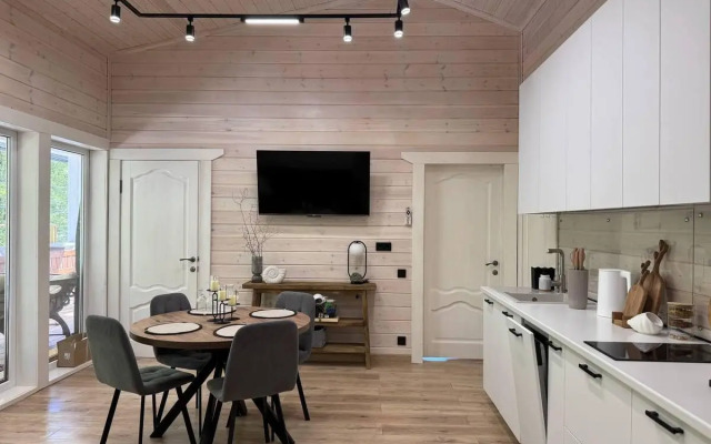 Sunny Home Дом на ул. Мира 32 (Санни Хоум)