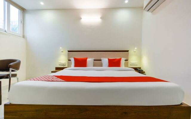 Oyo 46208 Hotel Park Land