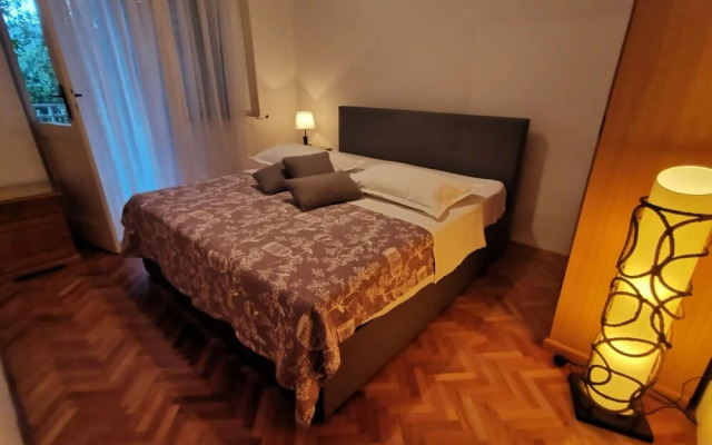 Srđan - 10 m From the Beach - A1