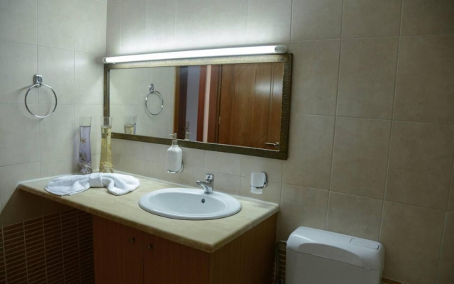 Spotless Apt in the Heart of Sisi