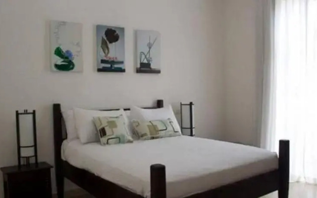 Directly On Beach ,best Location, Center Of Town