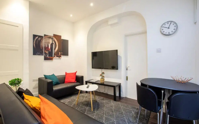 2 Bedrooms Apartment GF Central London