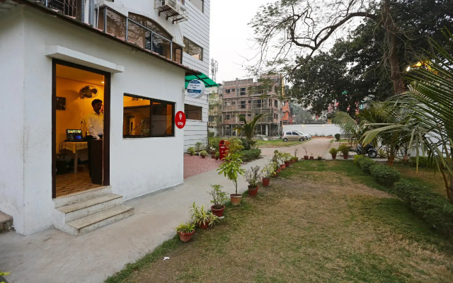 OYO 8812 White Palace Hotel & Resort New Alipore