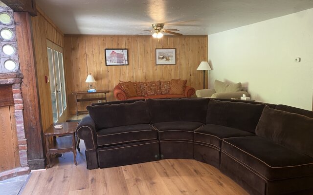 Foggy Mountain Lodge