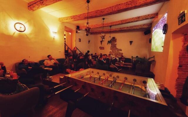 The Monks Bunk Hostel & Bar