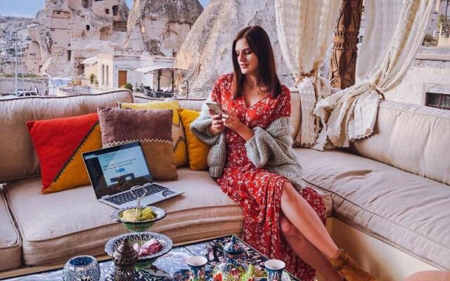 Artemis Cave Suites - Adults Only