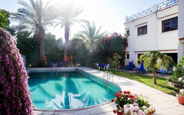 Follow The Sun Hotel Apts - Studio - 1
