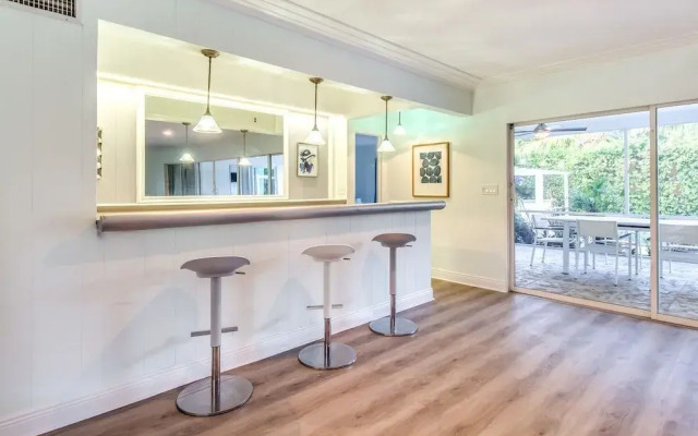 Chateau Hollywood Luxury Home & Pool near Hollywood Broadwalk