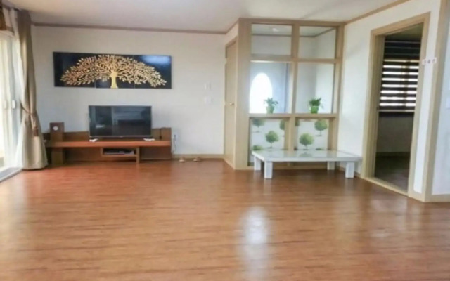 Ongjin Hue and View Pension