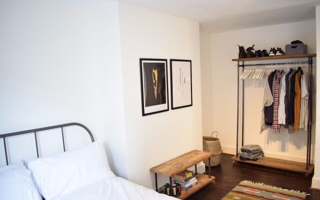 Light and Spacious 2 Bedroom Apartment in Peckham