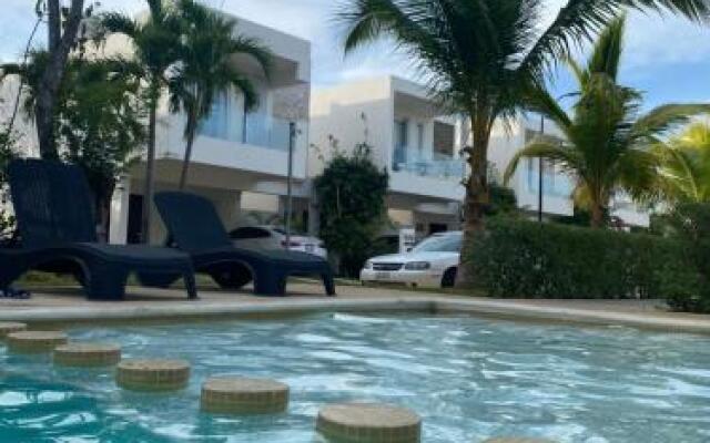 Cozy Family Vacation Home near the beach!