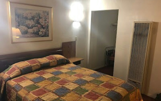 Santa Fe Motel Tehachapi by Hotel O