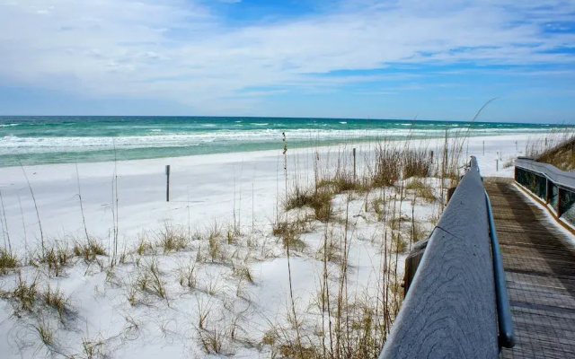 Emerald Hideaway Renovated Condo in Navarre Beach