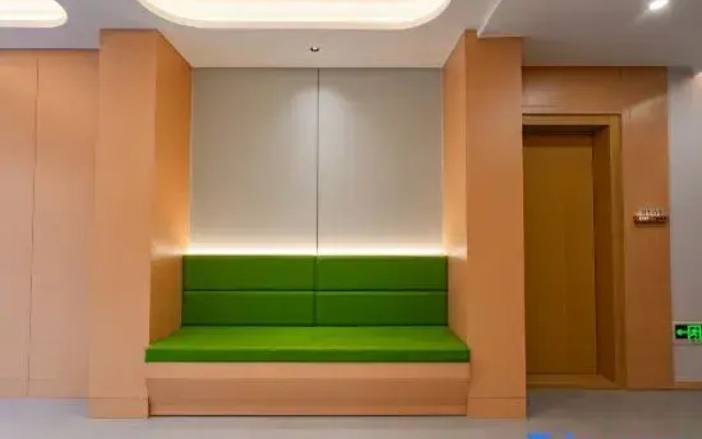 Qingmu Hotel (Nanjing Lukou Airport Maoting Road)