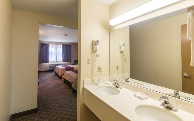 Travelers inn by OYO Wichita Falls