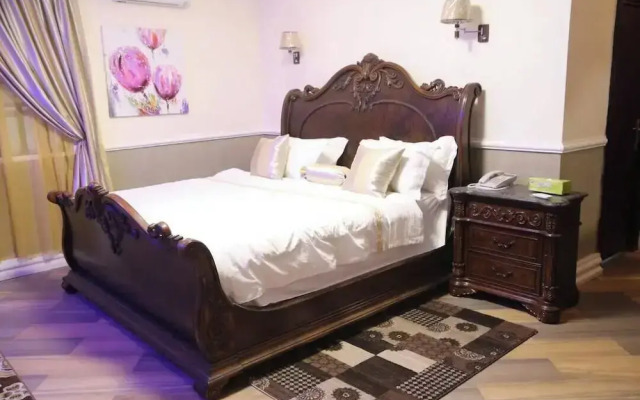 Howard Lodgings and Leisure