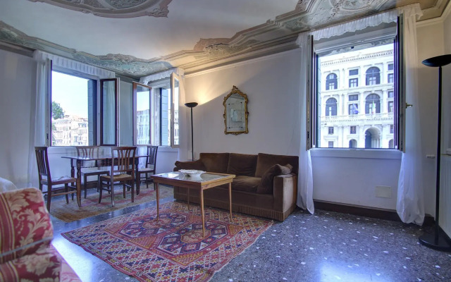 6 WINDOWS! GRAND CANAL PANORAMA VIEW, Aircond Wifi